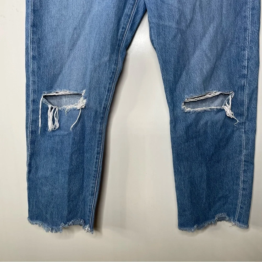 Levi’s Wedgie Straight Distressed‎ Jeans Size 29